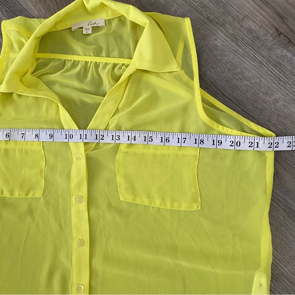 Lush Women’s semi sheer collar shirt size L - Picture 7 of 8